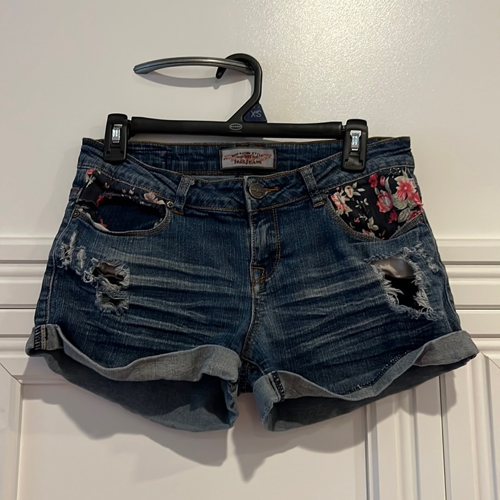 Iris Jeans modern vintage cuffed denim shorts shorties distressed Size Medium